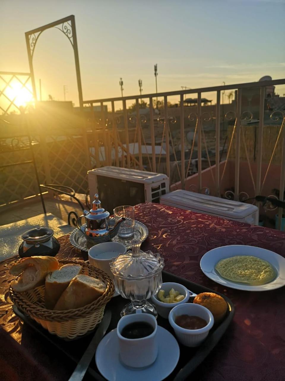 El Boussouni Hostel Marrakesh Exteriör bild